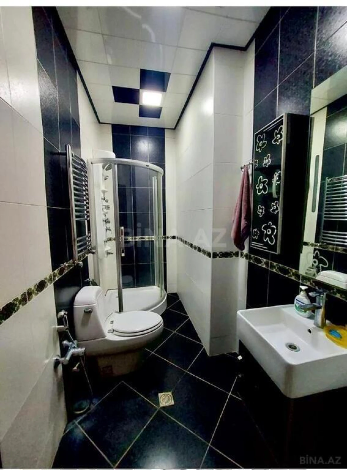 Satılır 4 otaqlı mənzil 150 m²