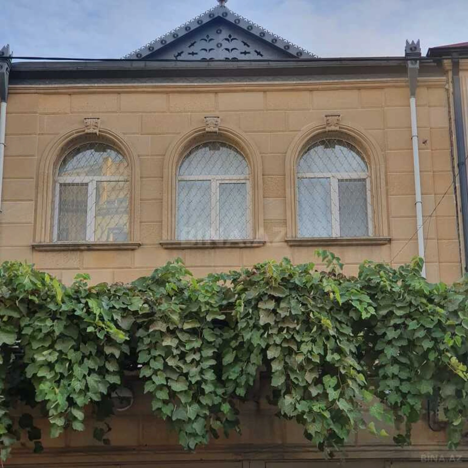 Satılır 5 otaqlı həyət evi 170 m²