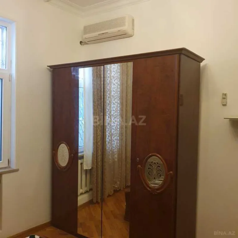 Satılır 5 otaqlı həyət evi 170 m²
