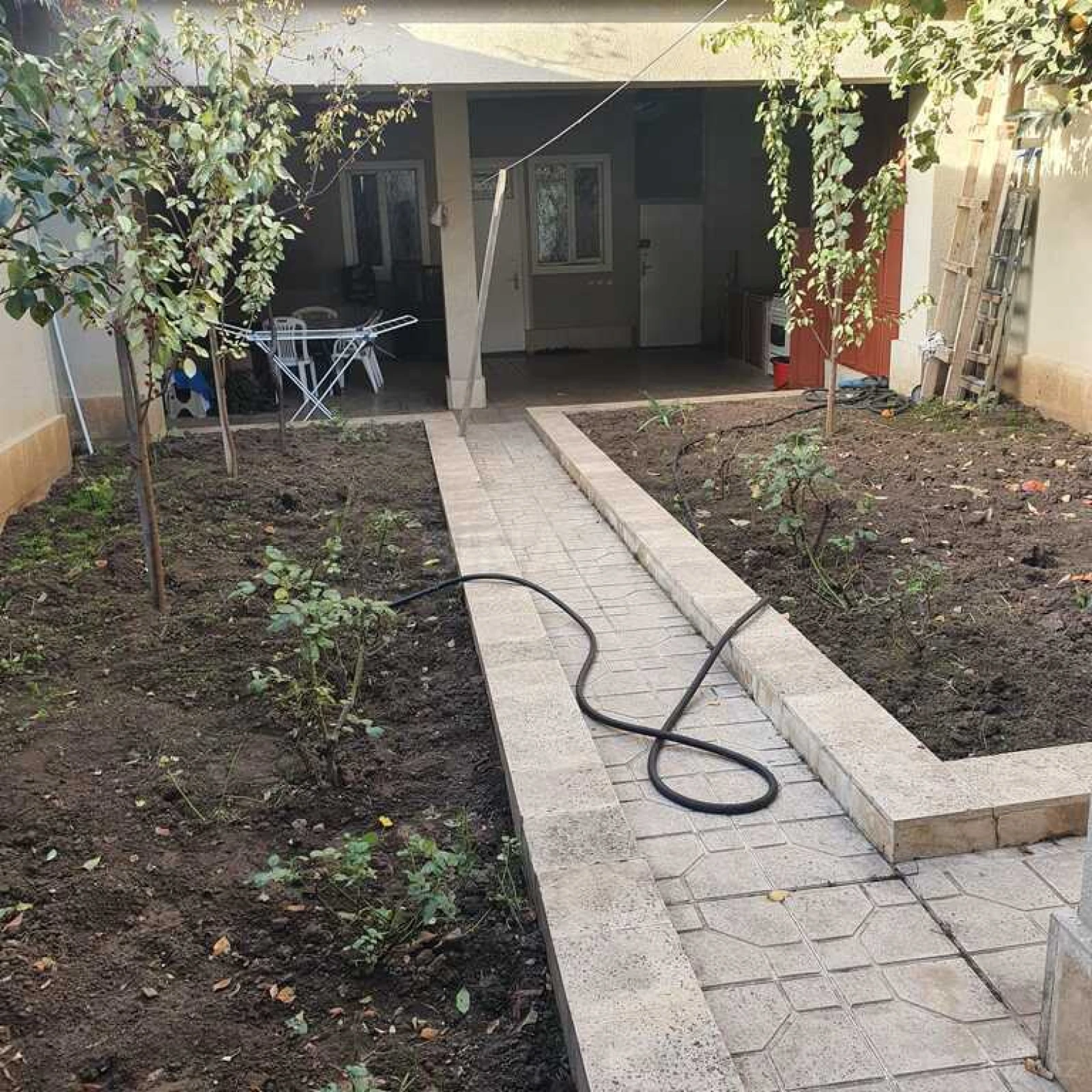Satılır 5 otaqlı həyət evi 170 m²