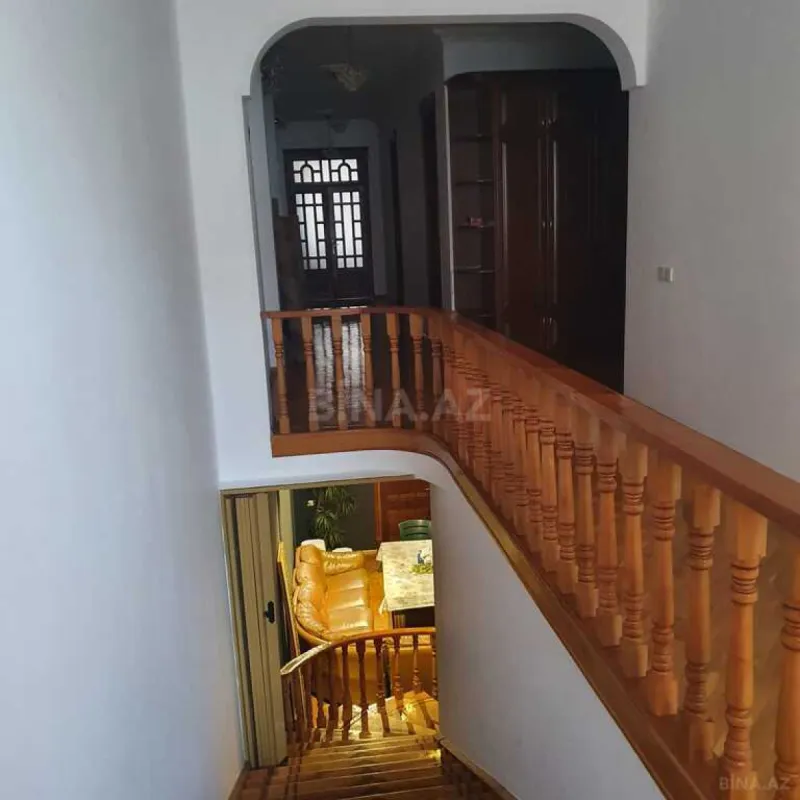 Satılır 5 otaqlı həyət evi 170 m²