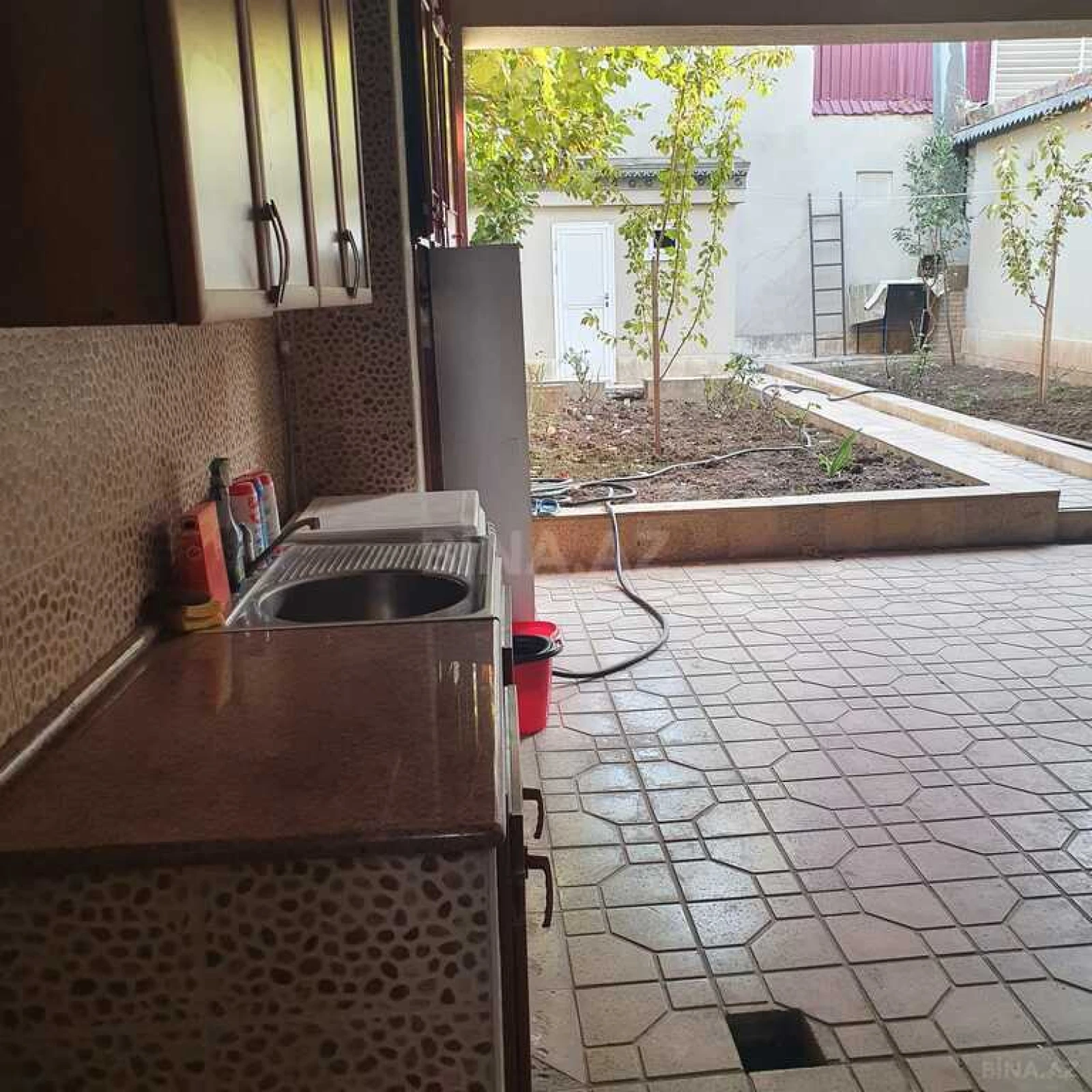 Satılır 5 otaqlı həyət evi 170 m²