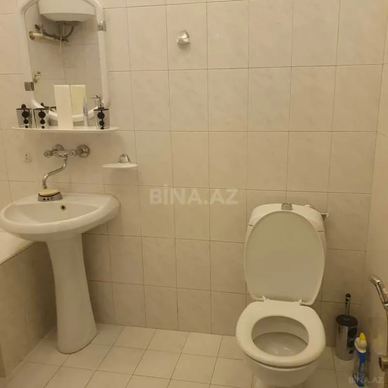 Satılır 5 otaqlı həyət evi 170 m²