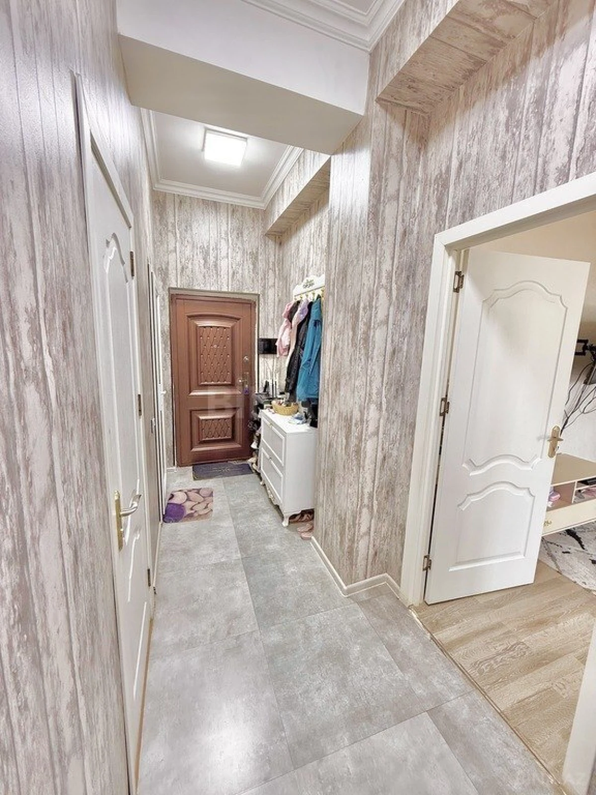 Satılır 2 otaqlı mənzil 57 m²