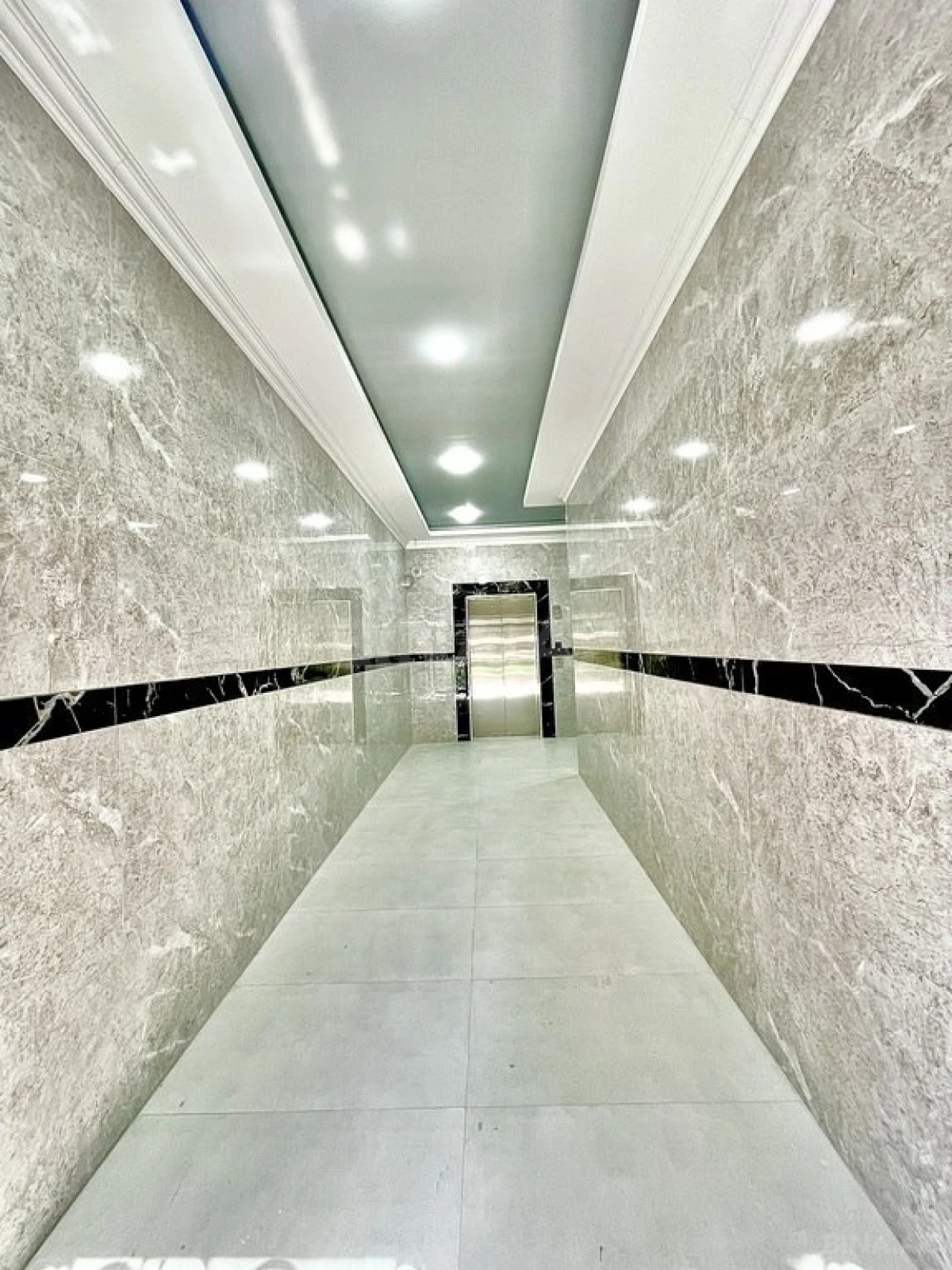 Satılır 2 otaqlı mənzil 57 m²