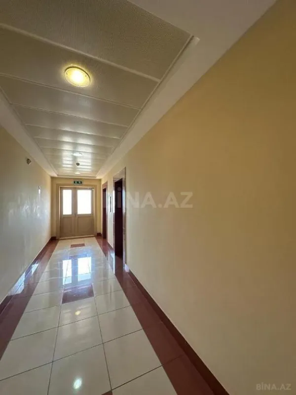 Satılır 3 otaqlı mənzil 175 m²