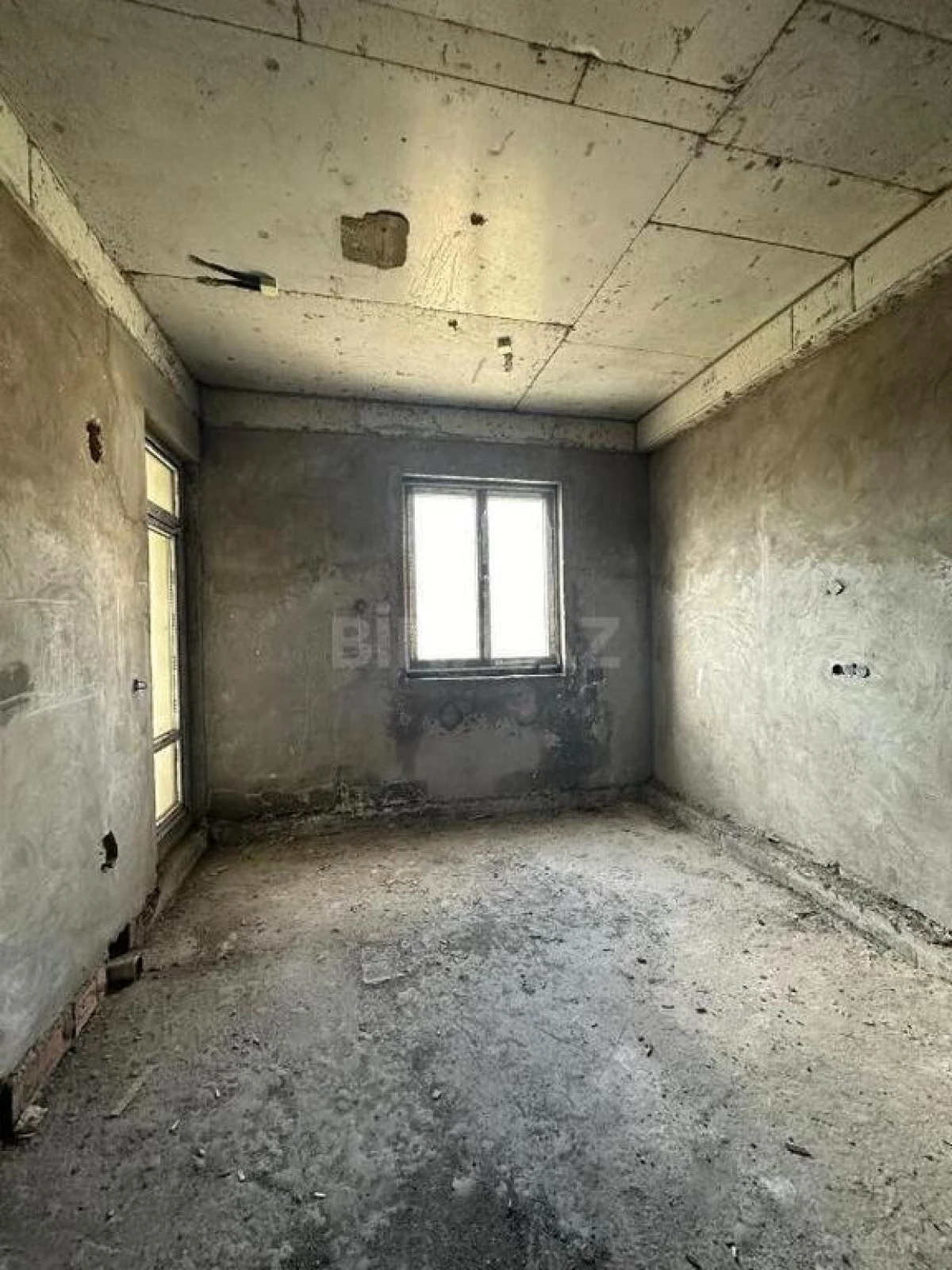 Satılır 3 otaqlı mənzil 175 m²