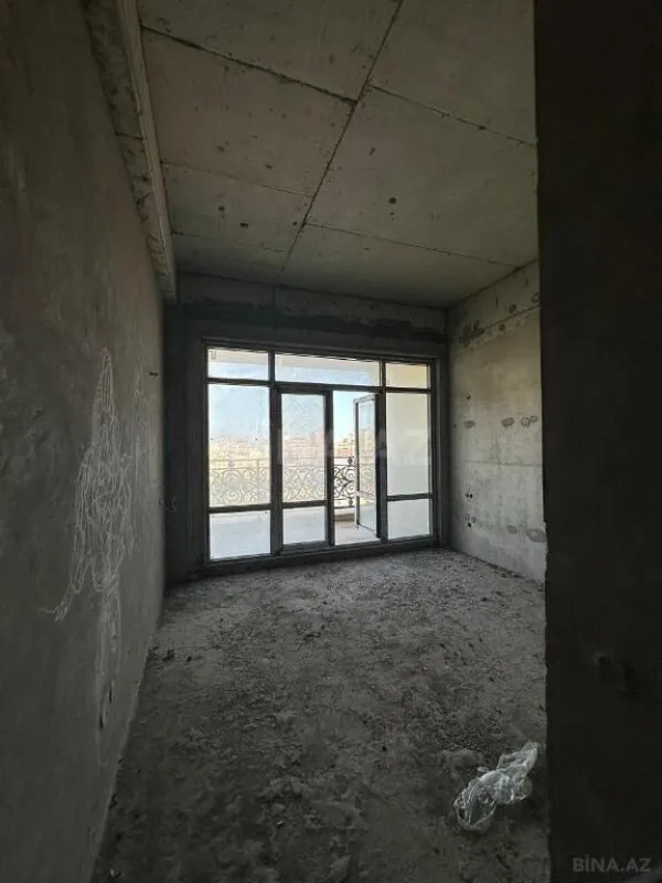 Satılır 3 otaqlı mənzil 175 m²