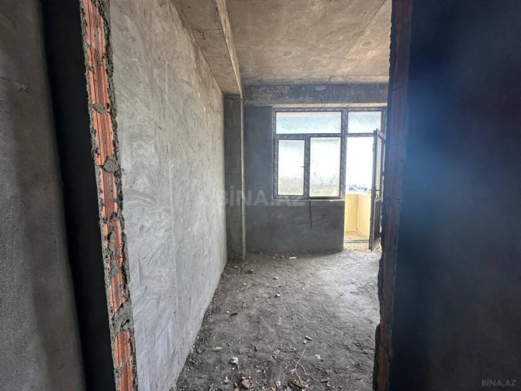 Satılır 3 otaqlı mənzil 135 m²