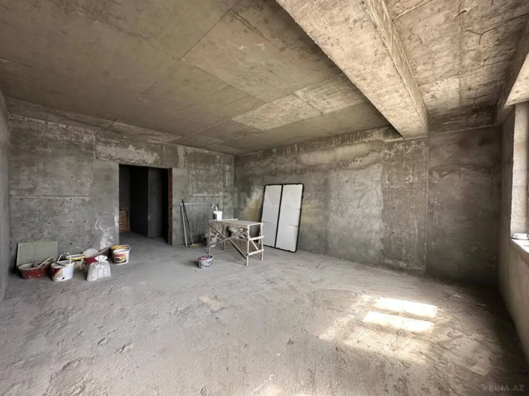 Satılır 3 otaqlı mənzil 135 m²