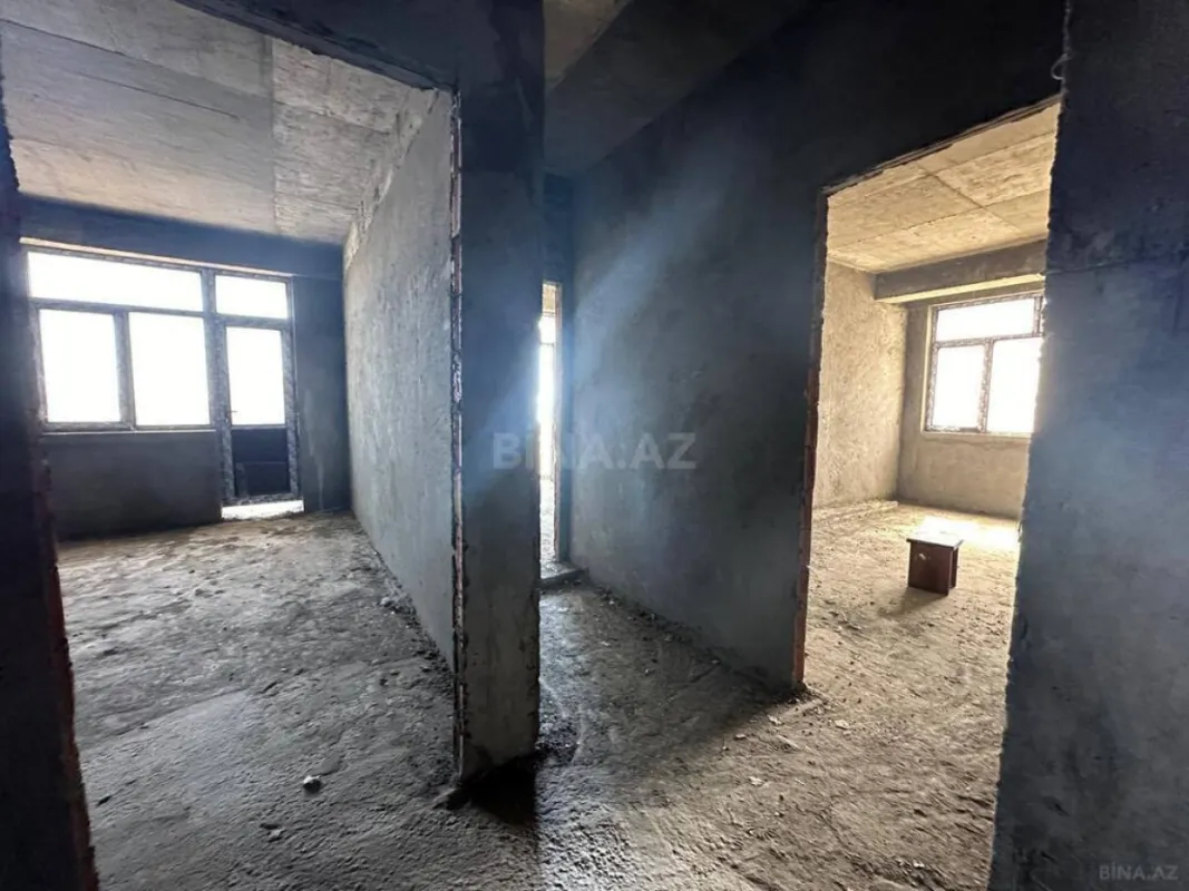 Satılır 3 otaqlı mənzil 135 m²