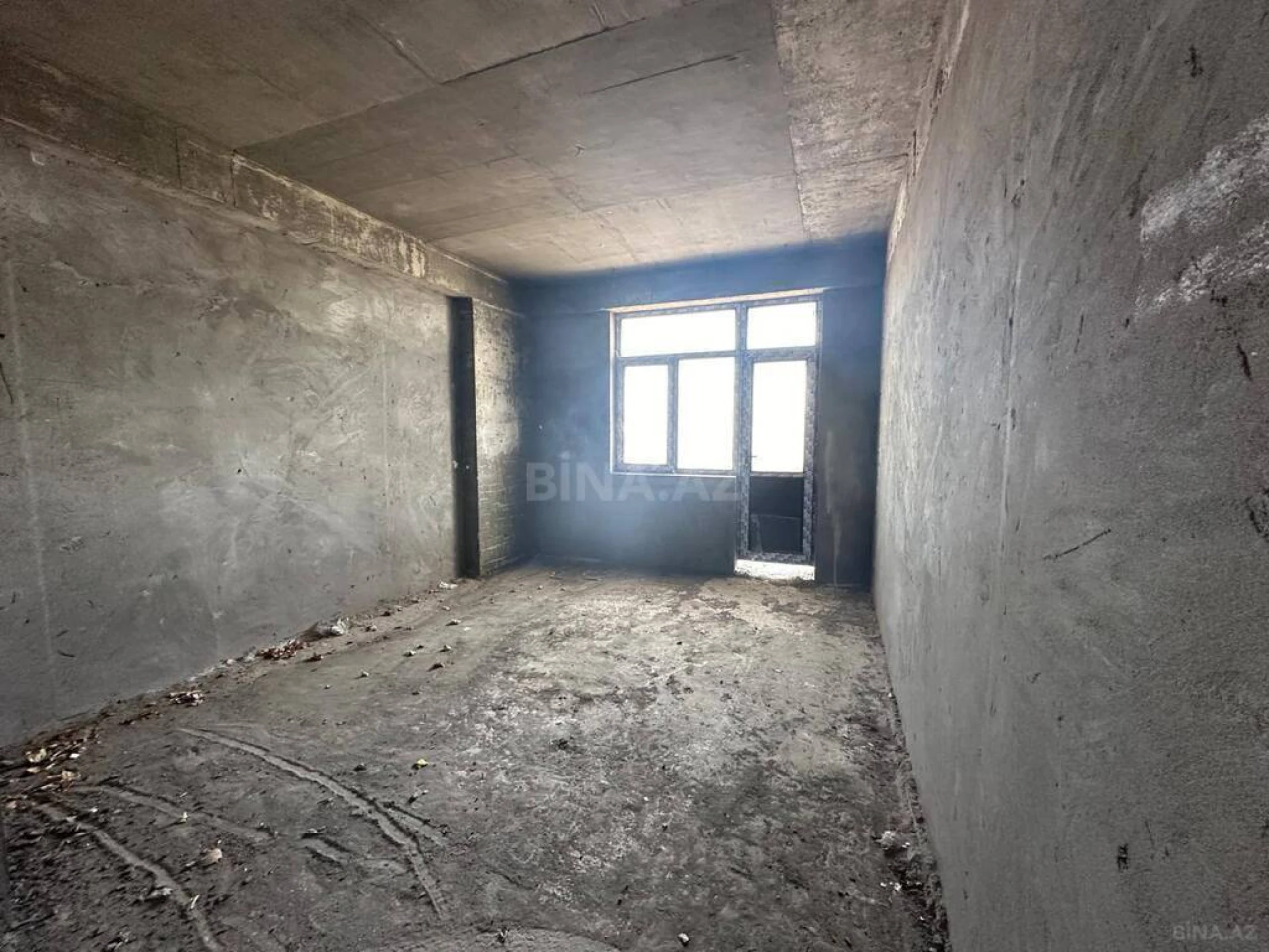Satılır 3 otaqlı mənzil 135 m²