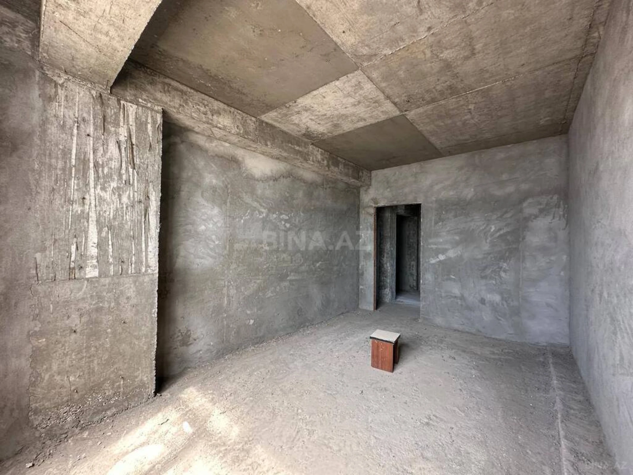 Satılır 3 otaqlı mənzil 135 m²