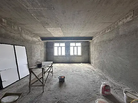 Satılır 3 otaqlı mənzil 135 m²