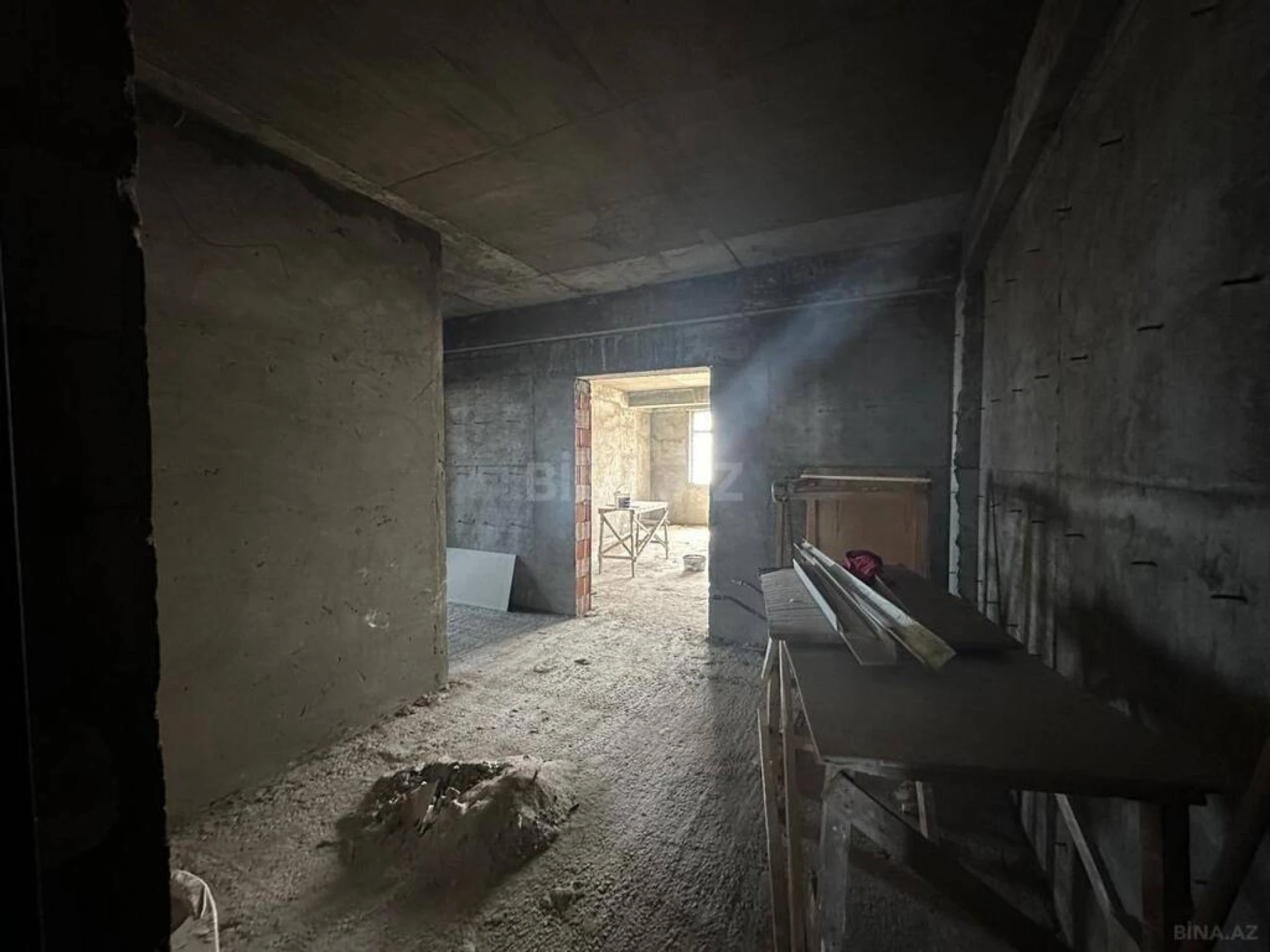 Satılır 3 otaqlı mənzil 135 m²