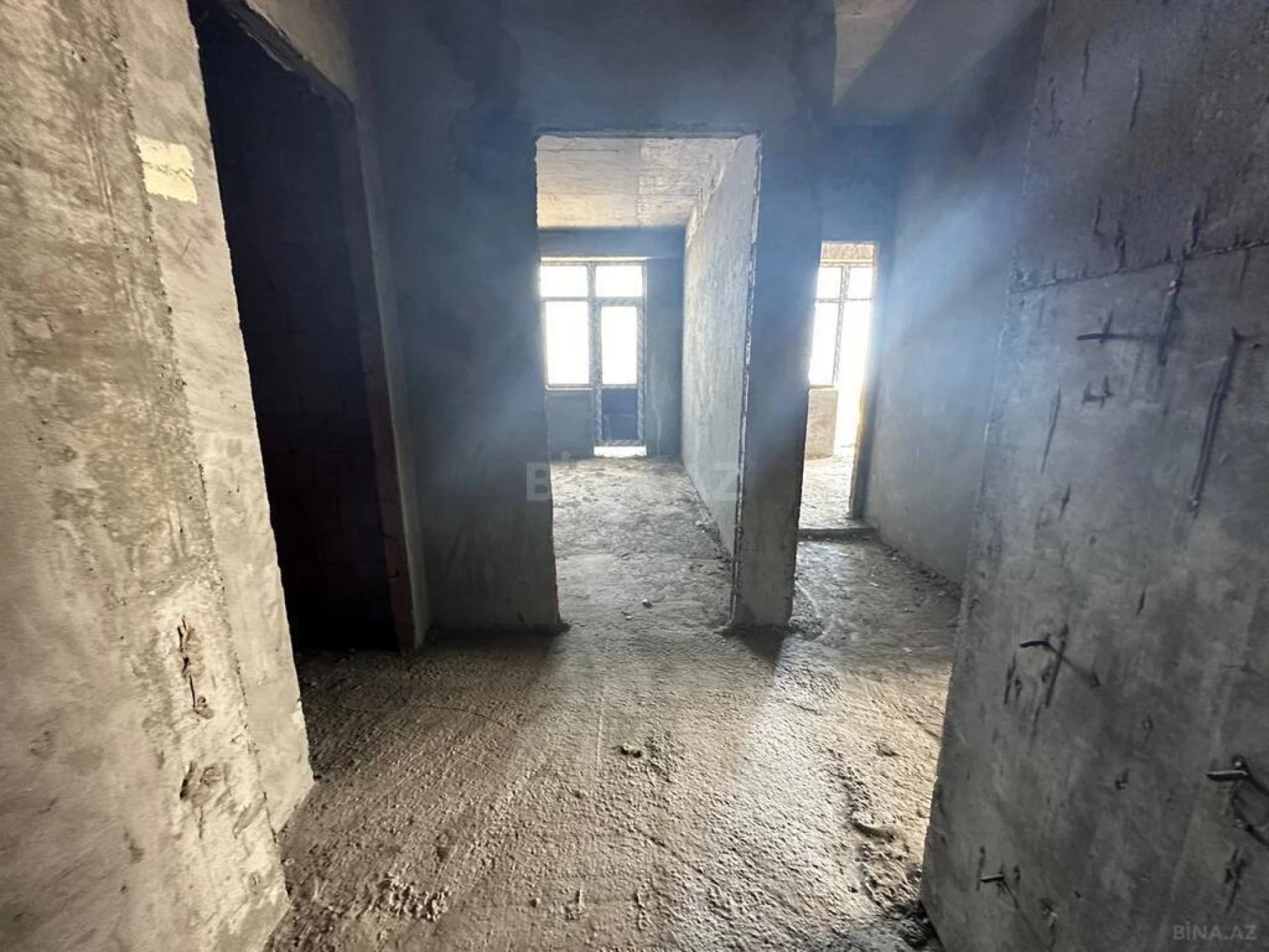 Satılır 3 otaqlı mənzil 135 m²