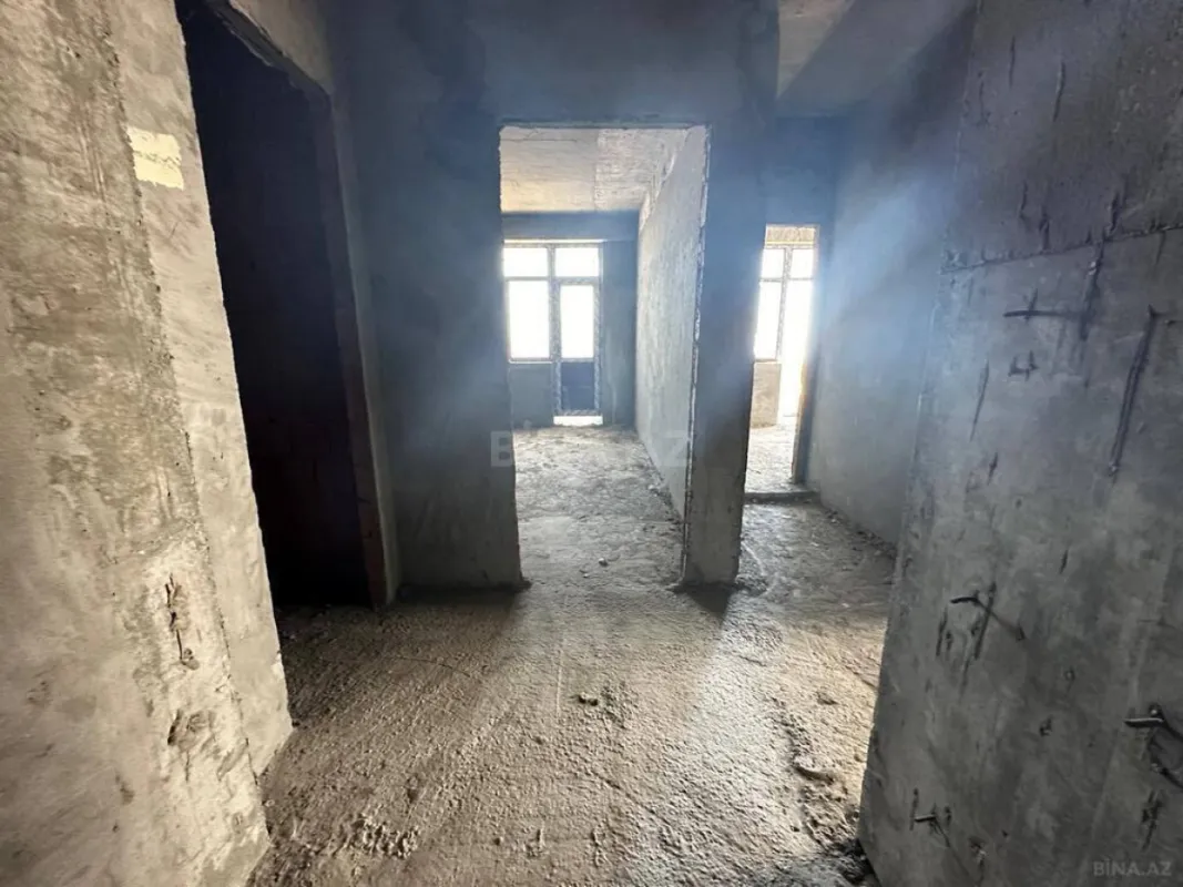 Satılır 3 otaqlı mənzil 135 m²