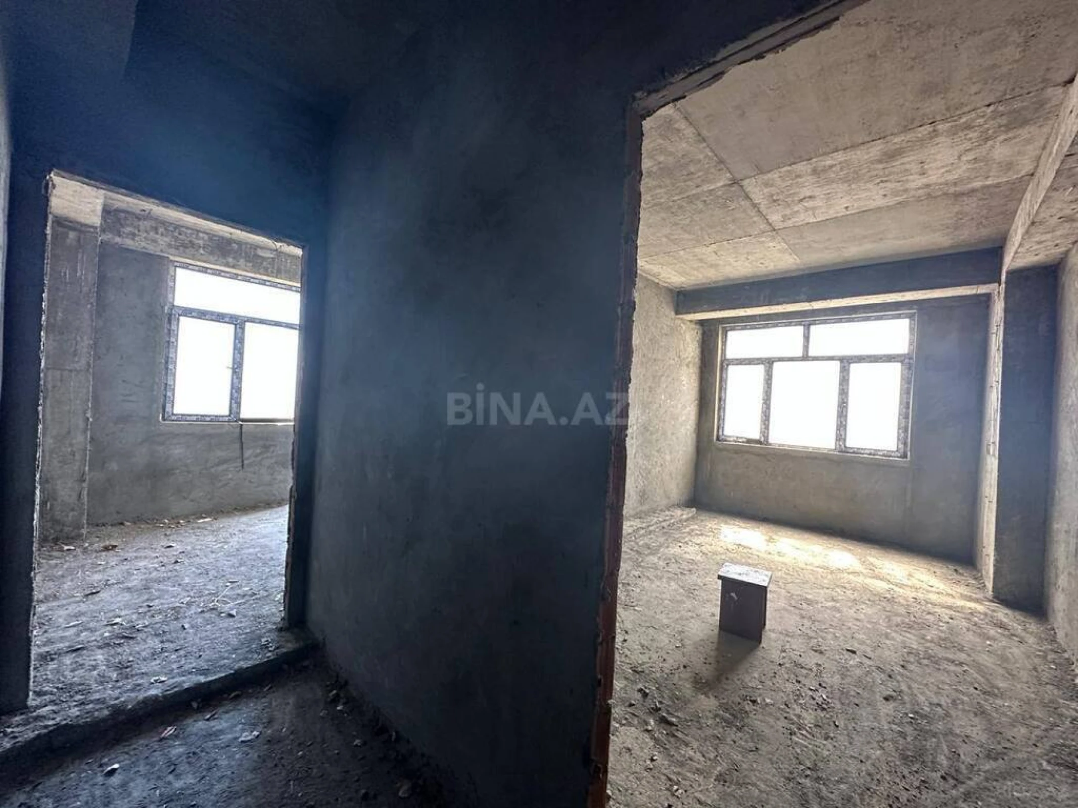 Satılır 3 otaqlı mənzil 135 m²