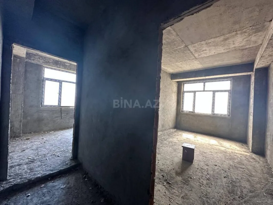 Satılır 3 otaqlı mənzil 135 m²