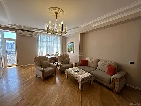 Satılır 3 otaqlı mənzil 117 m²