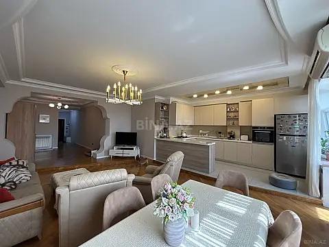 Satılır 3 otaqlı mənzil 117 m²