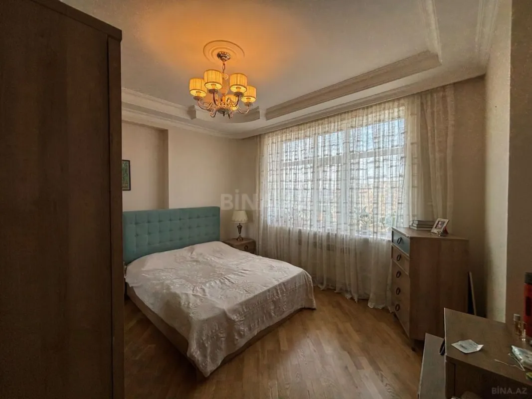 Satılır 3 otaqlı mənzil 117 m²