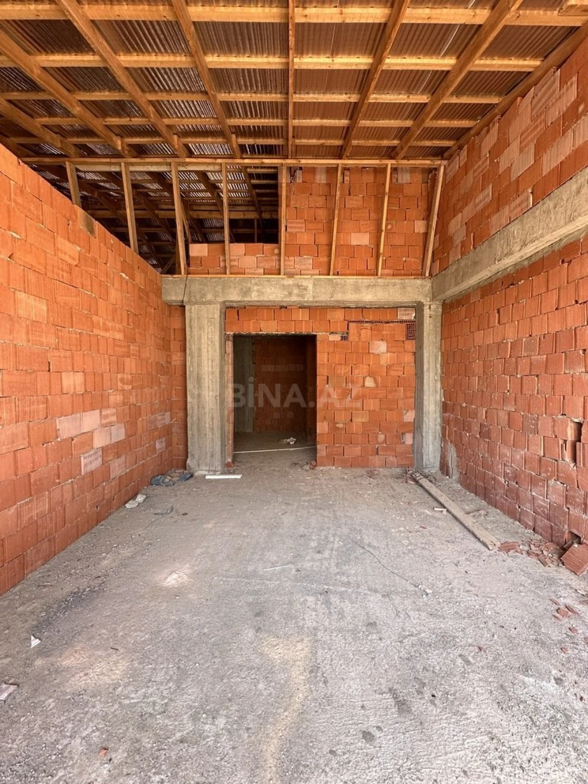 Satılır 2 otaqlı mənzil 83 m²