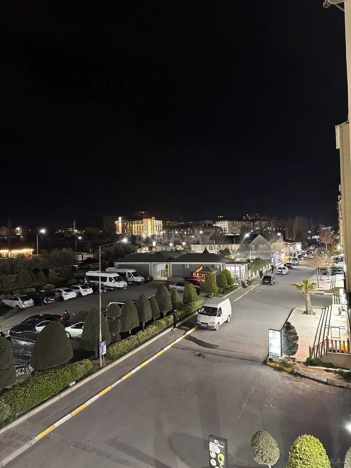 Satılır 2 otaqlı mənzil 83 m²