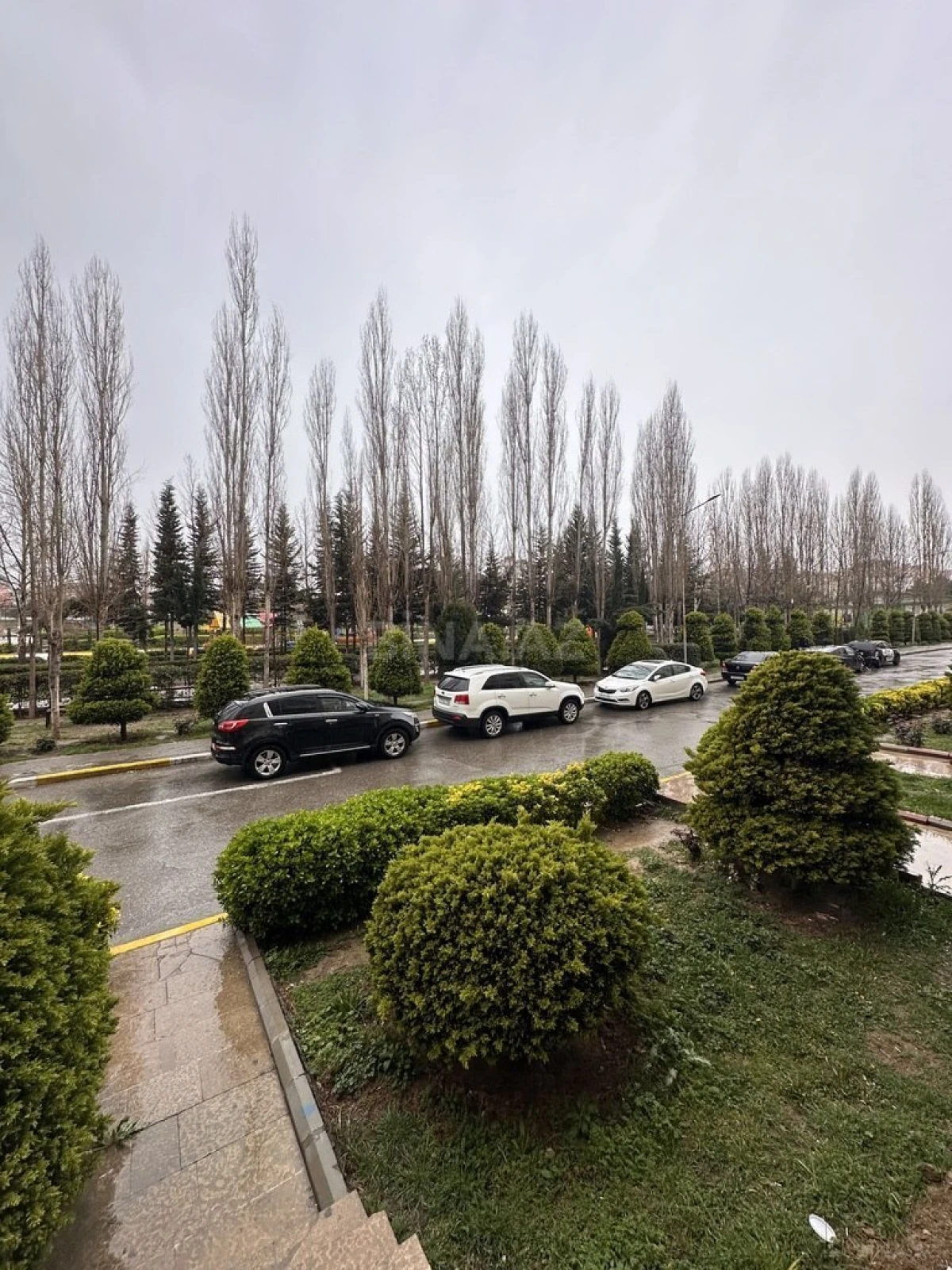 Satılır 2 otaqlı mənzil 83 m²