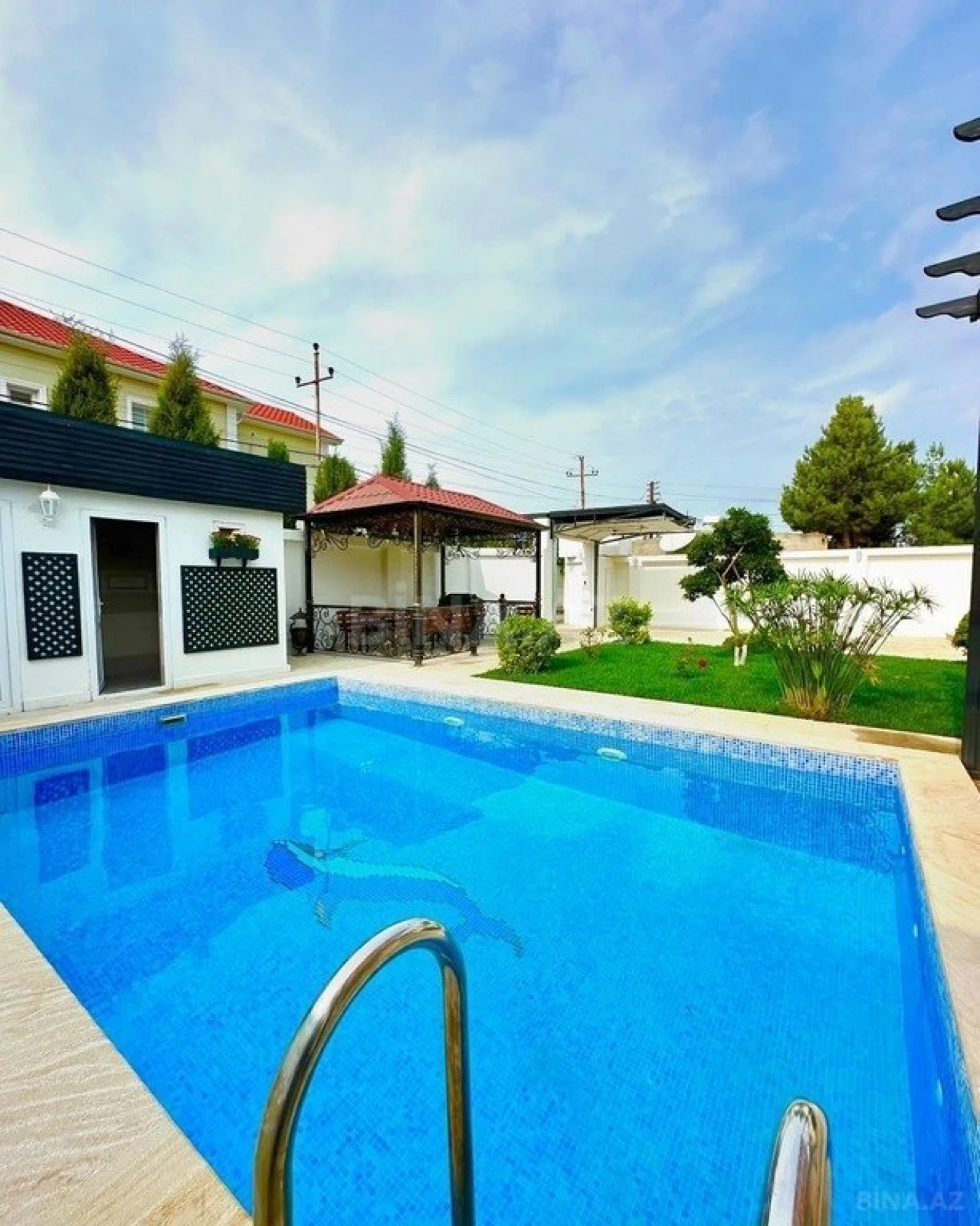 Kirayə verilir 4 otaqlı həyət evi 250 m²