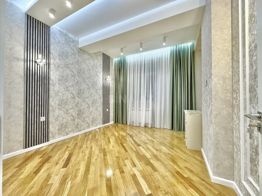 Satılır 3 otaqlı mənzil 120 m²