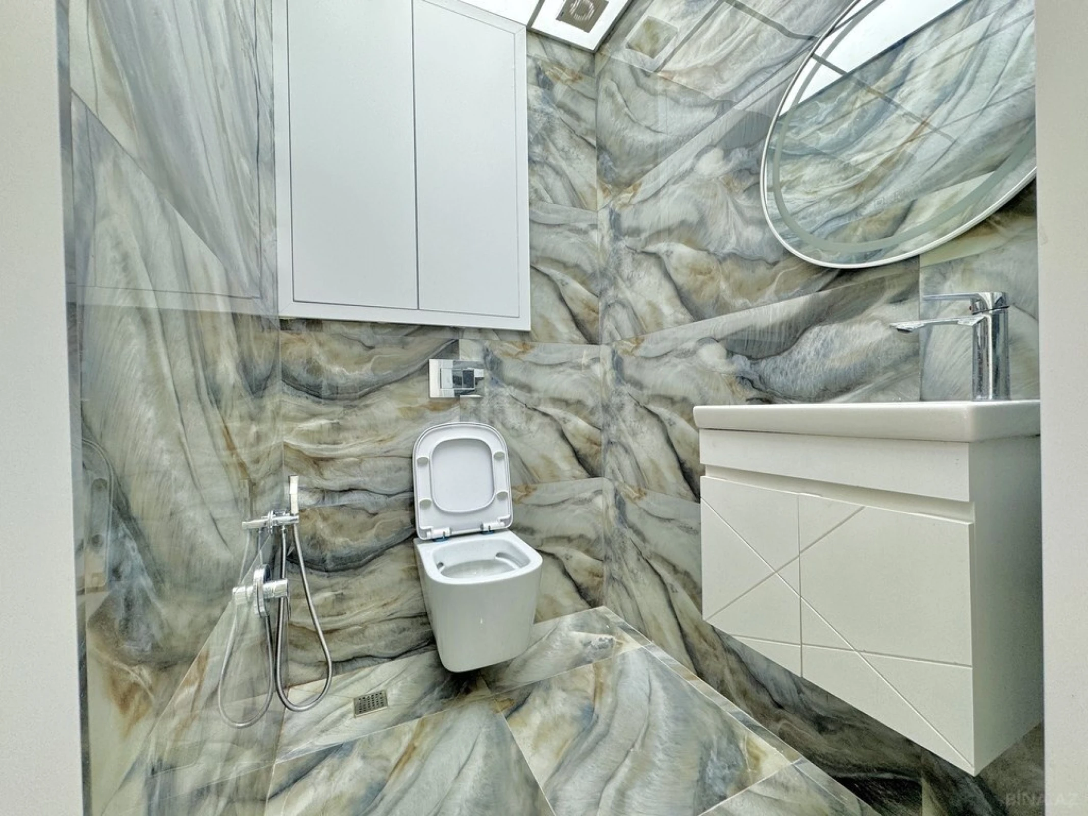 Satılır 3 otaqlı mənzil 120 m²