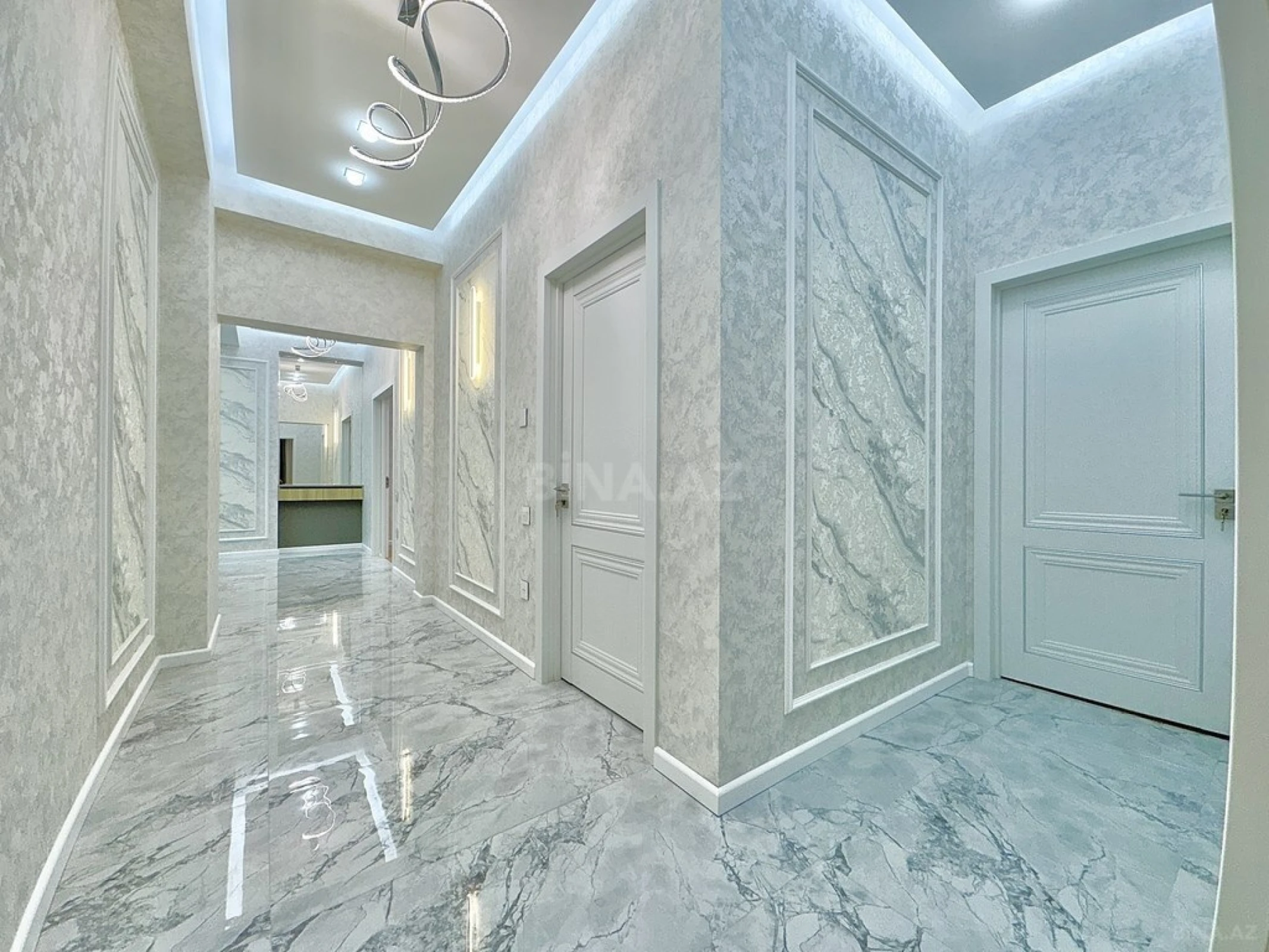 Satılır 3 otaqlı mənzil 120 m²