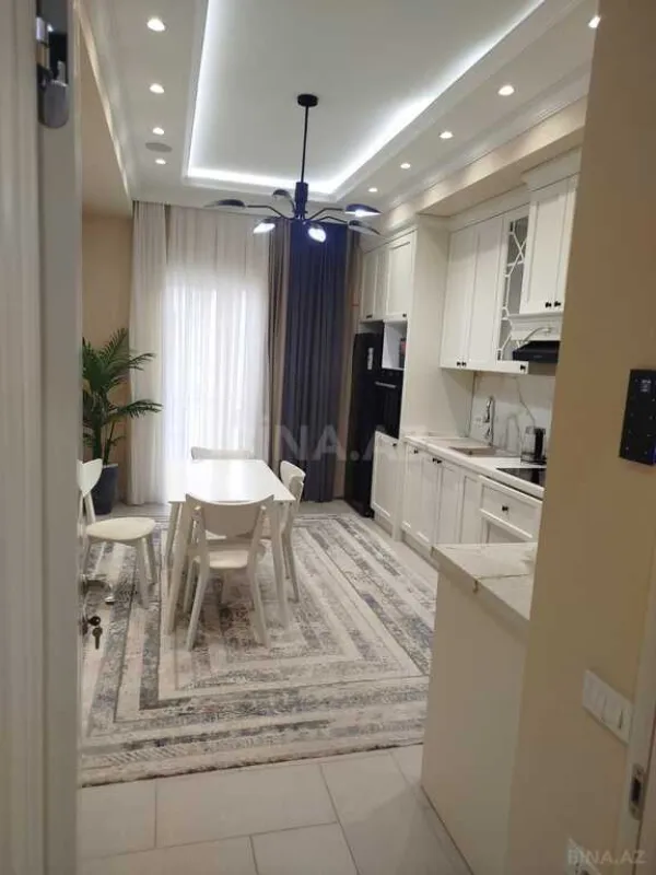 Kirayə verilir 3 otaqlı mənzil 139 m²