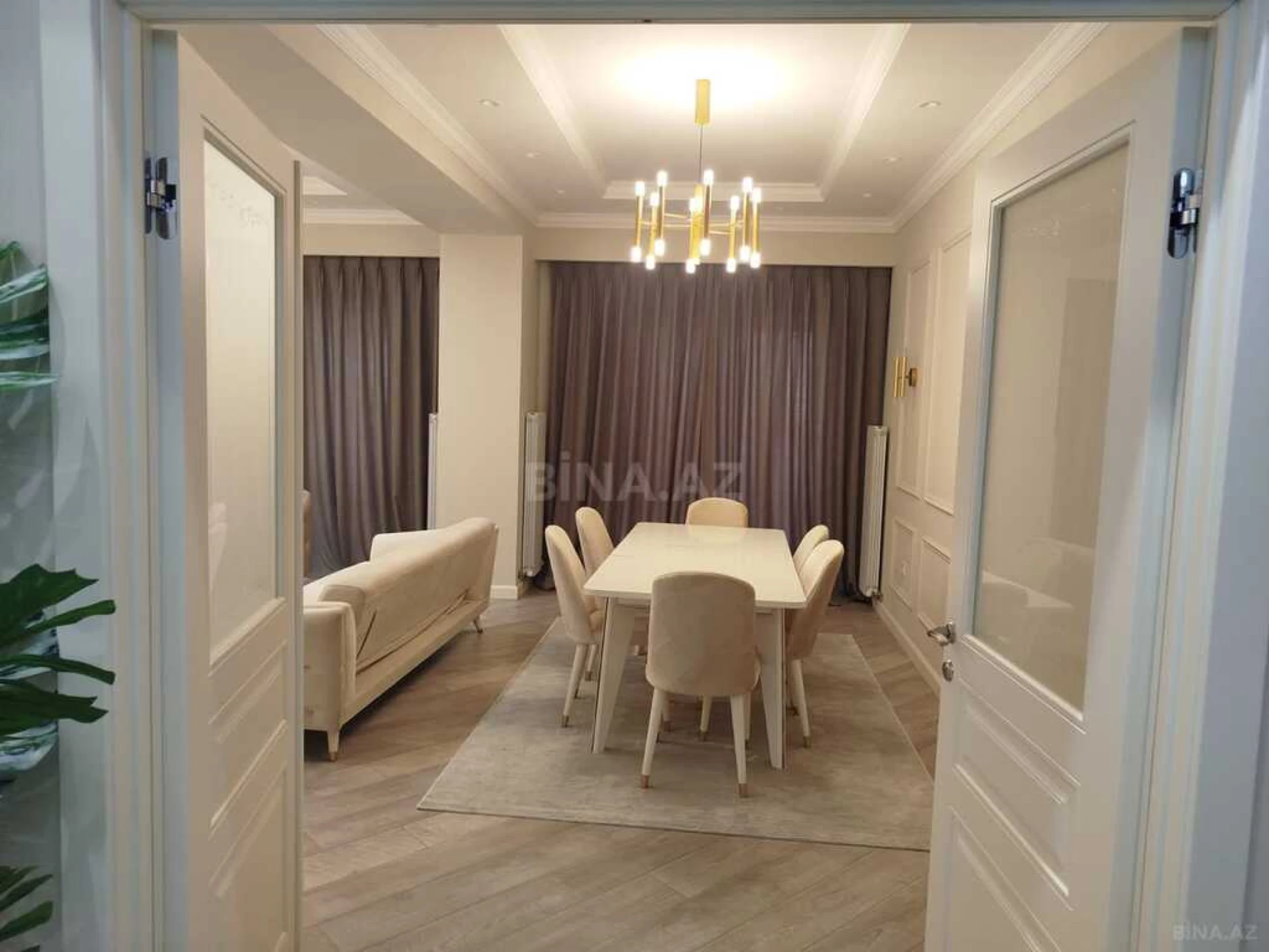 Kirayə verilir 3 otaqlı mənzil 139 m²