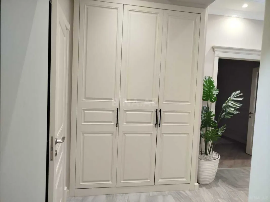 Kirayə verilir 3 otaqlı mənzil 139 m²