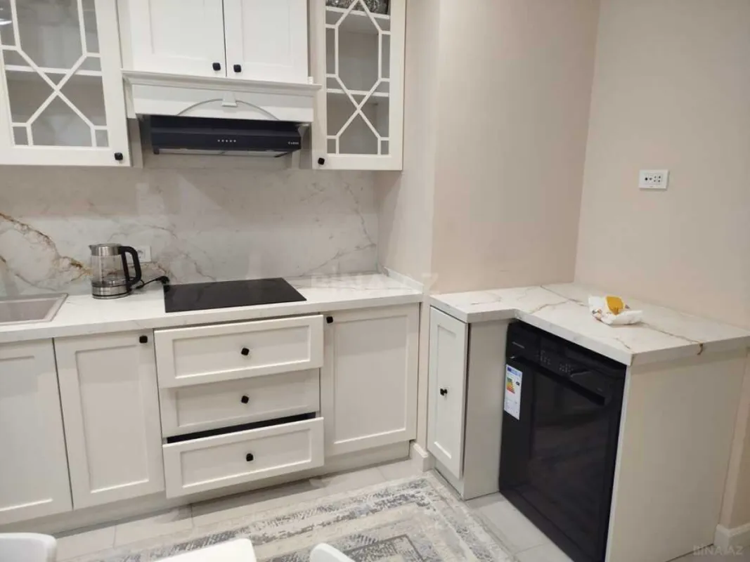 Kirayə verilir 3 otaqlı mənzil 139 m²