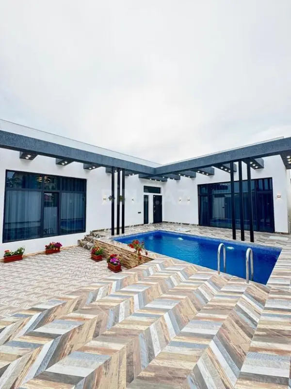 Satılır 4 otaqlı həyət evi 200 m²
