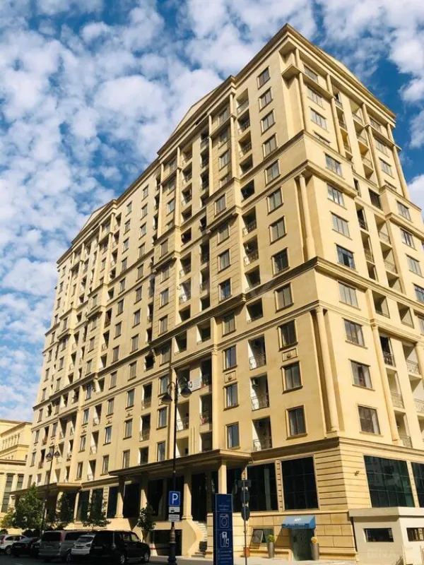 Satılır 3 otaqlı mənzil 155 m²