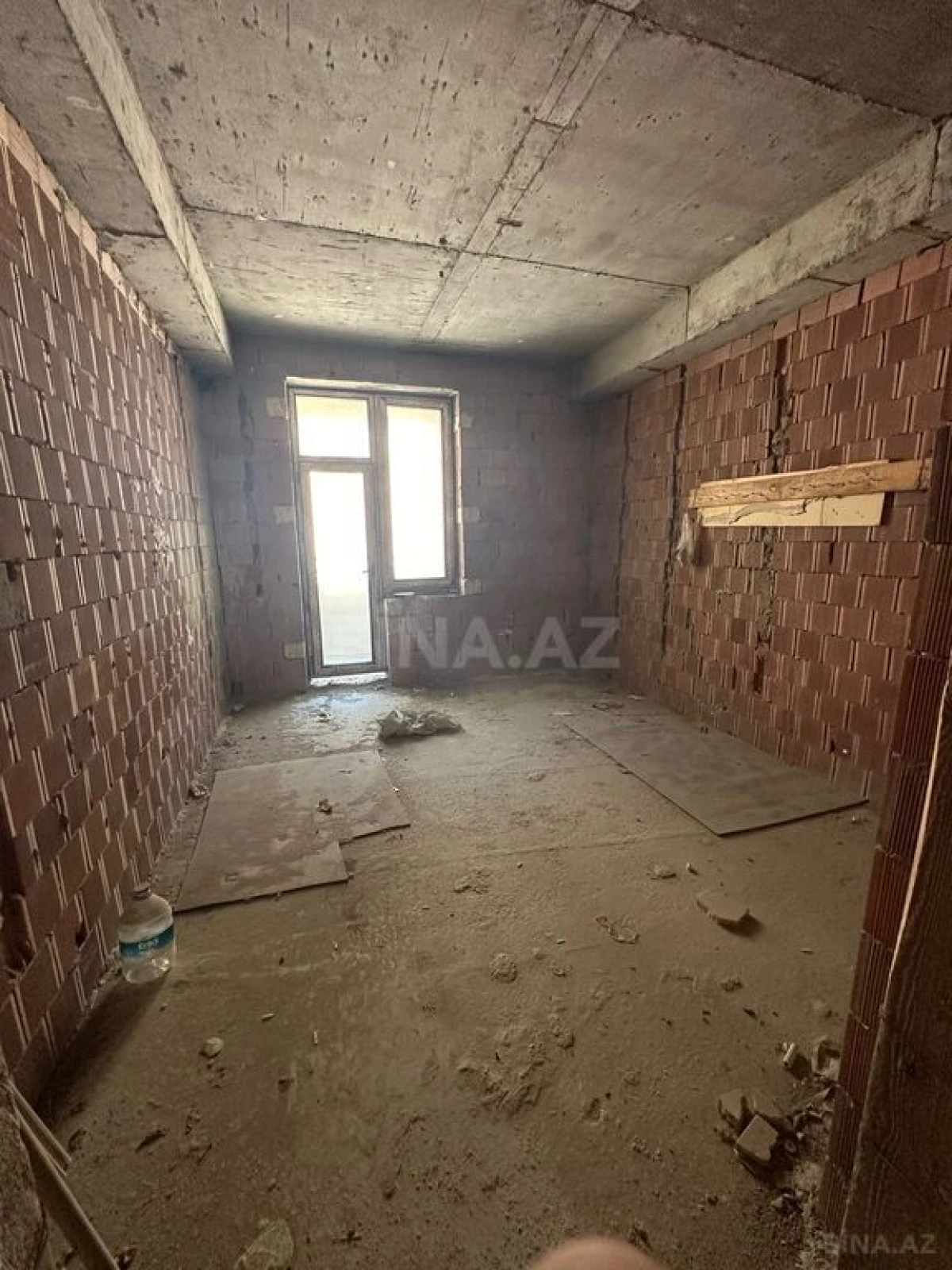 Satılır 3 otaqlı mənzil 155 m²