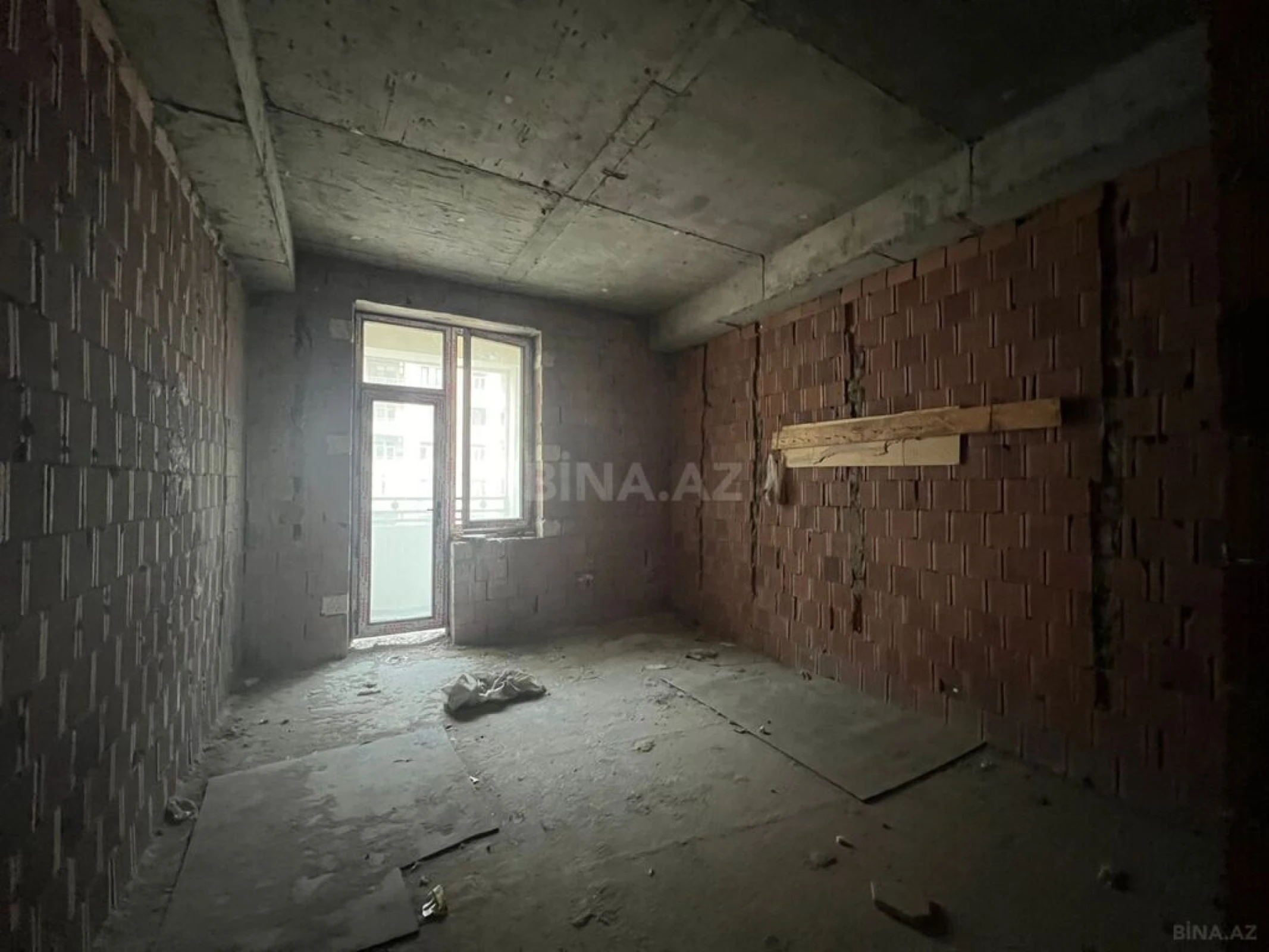 Satılır 3 otaqlı mənzil 155 m²