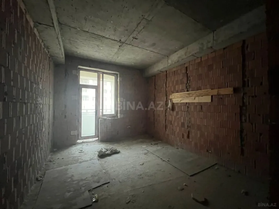 Satılır 3 otaqlı mənzil 155 m²