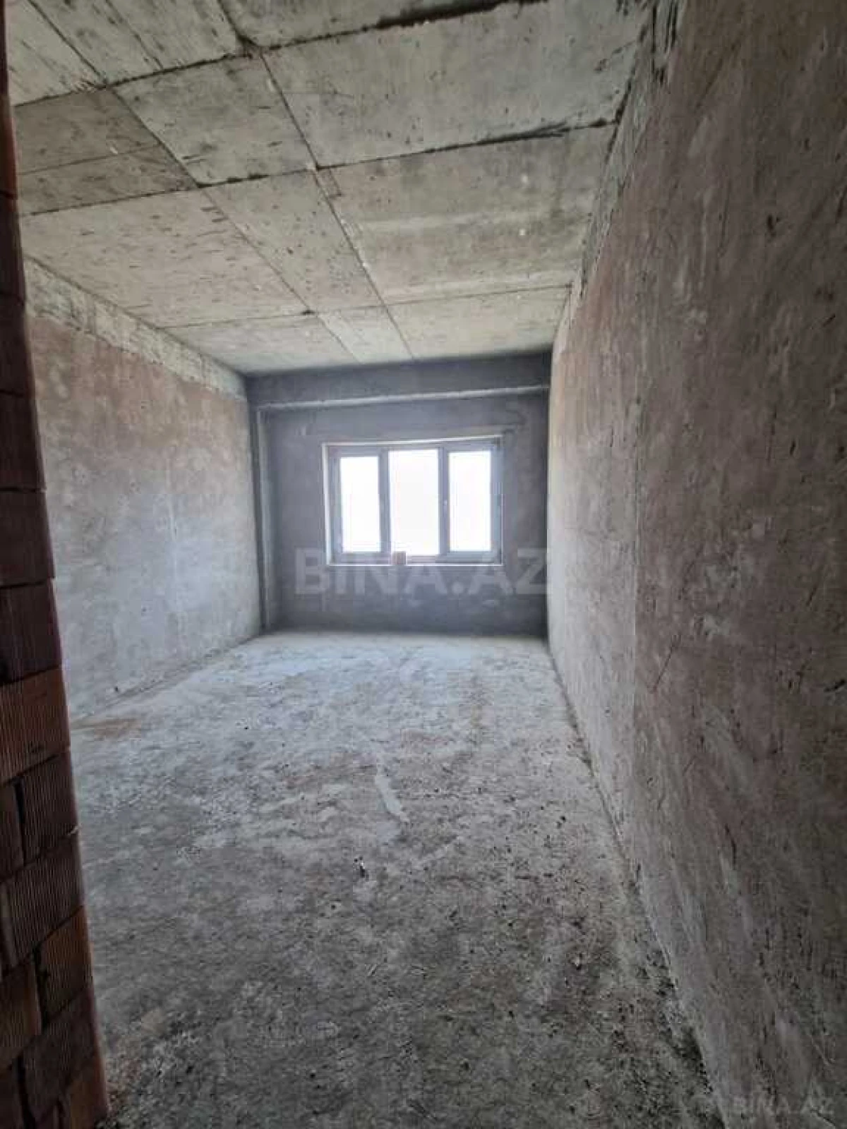 Satılır 5 otaqlı mənzil 195 m²