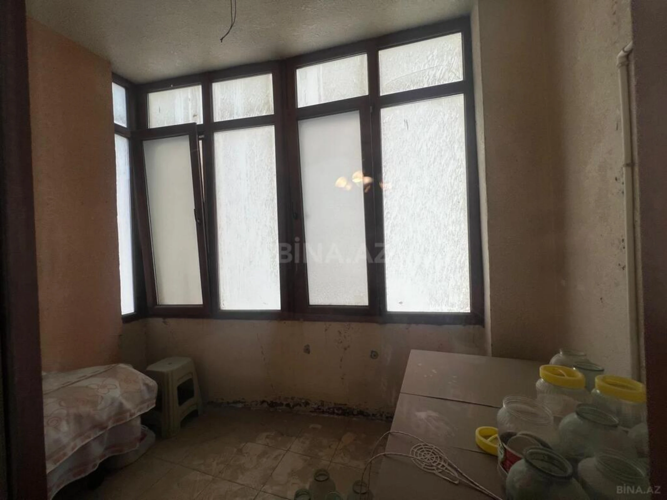 Satılır 4 otaqlı mənzil 240 m²
