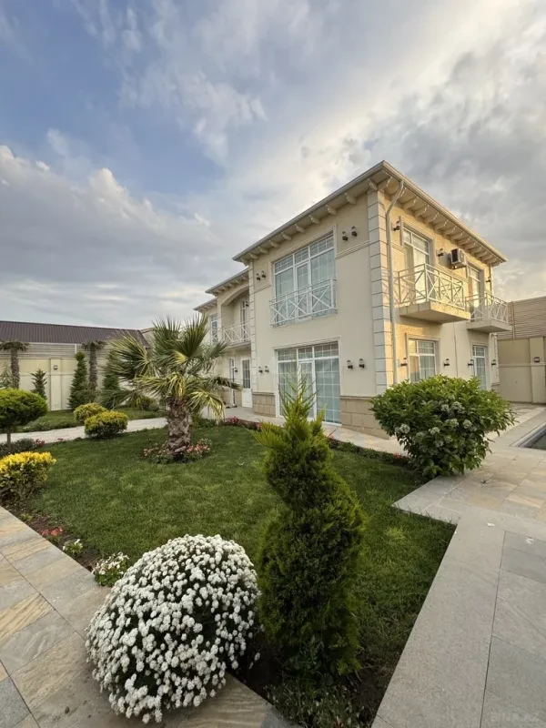 Kirayə verilir 5 otaqlı həyət evi 250 m²