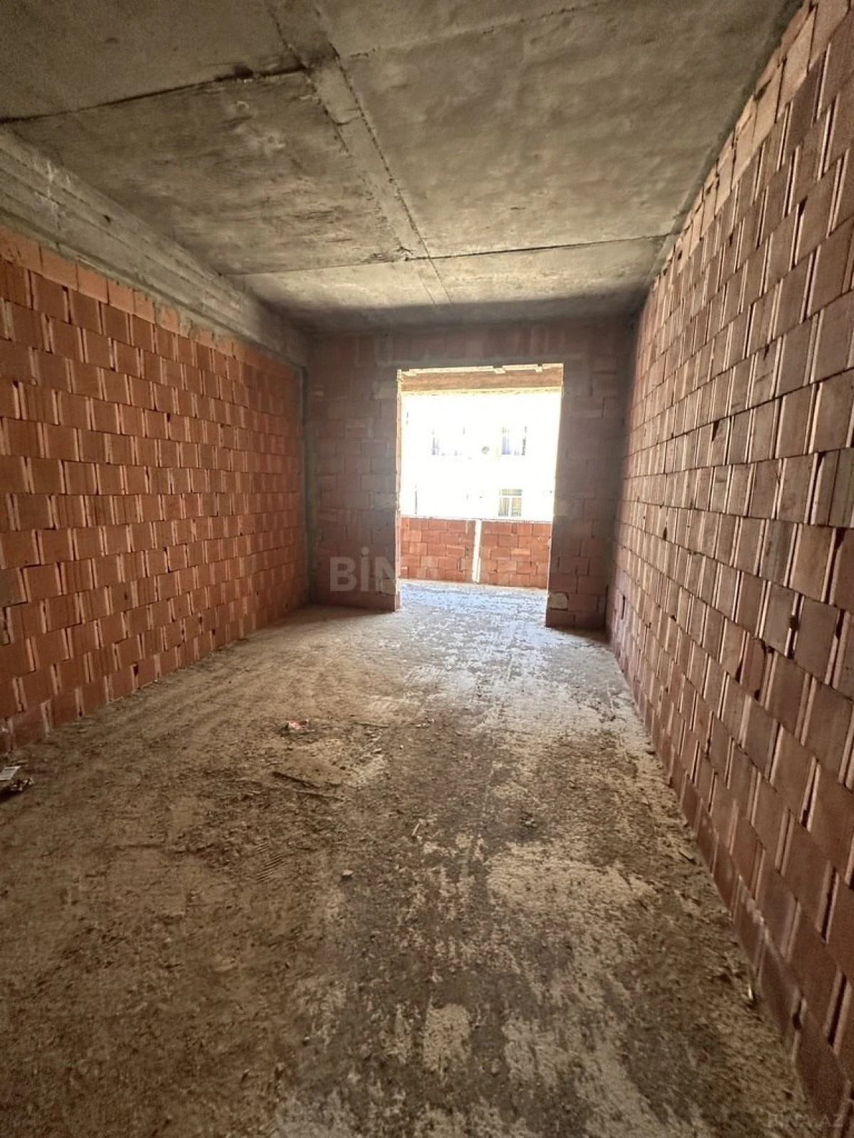 Satılır 1 otaqlı mənzil 54 m²