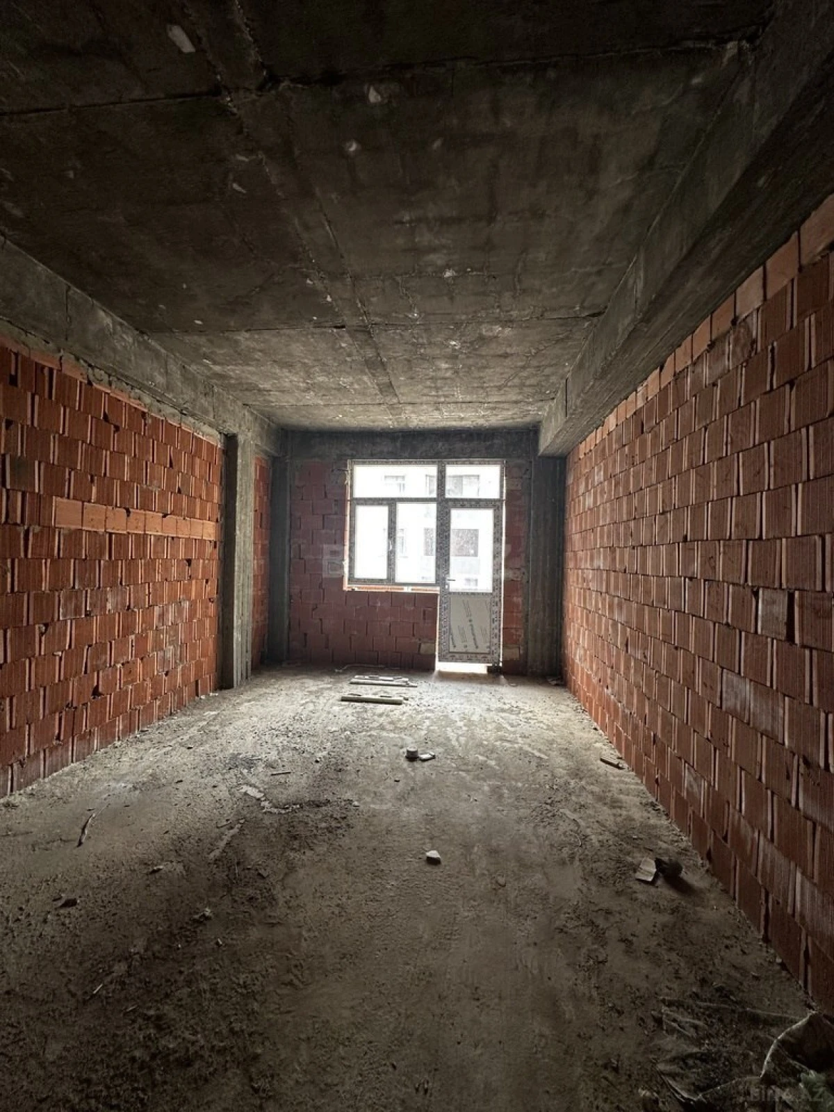 Satılır 1 otaqlı mənzil 54 m²