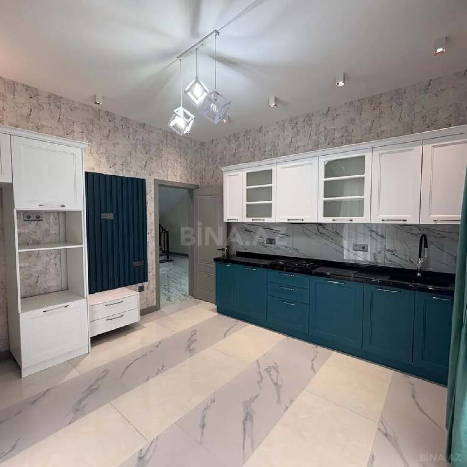 Satılır 7 otaqlı həyət evi 350 m²