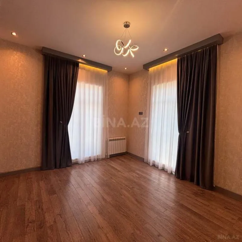 Satılır 7 otaqlı həyət evi 350 m²