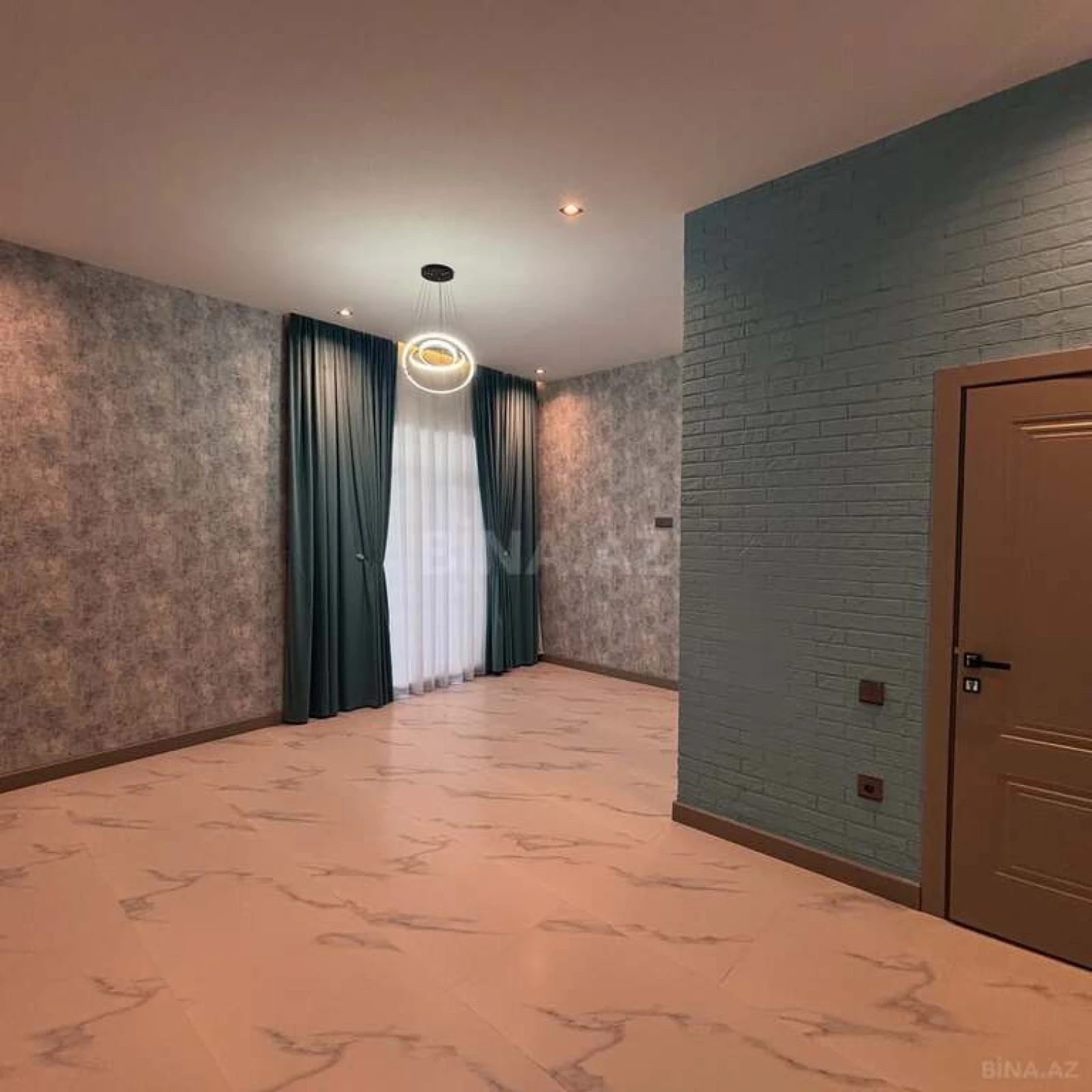 Satılır 7 otaqlı həyət evi 350 m²